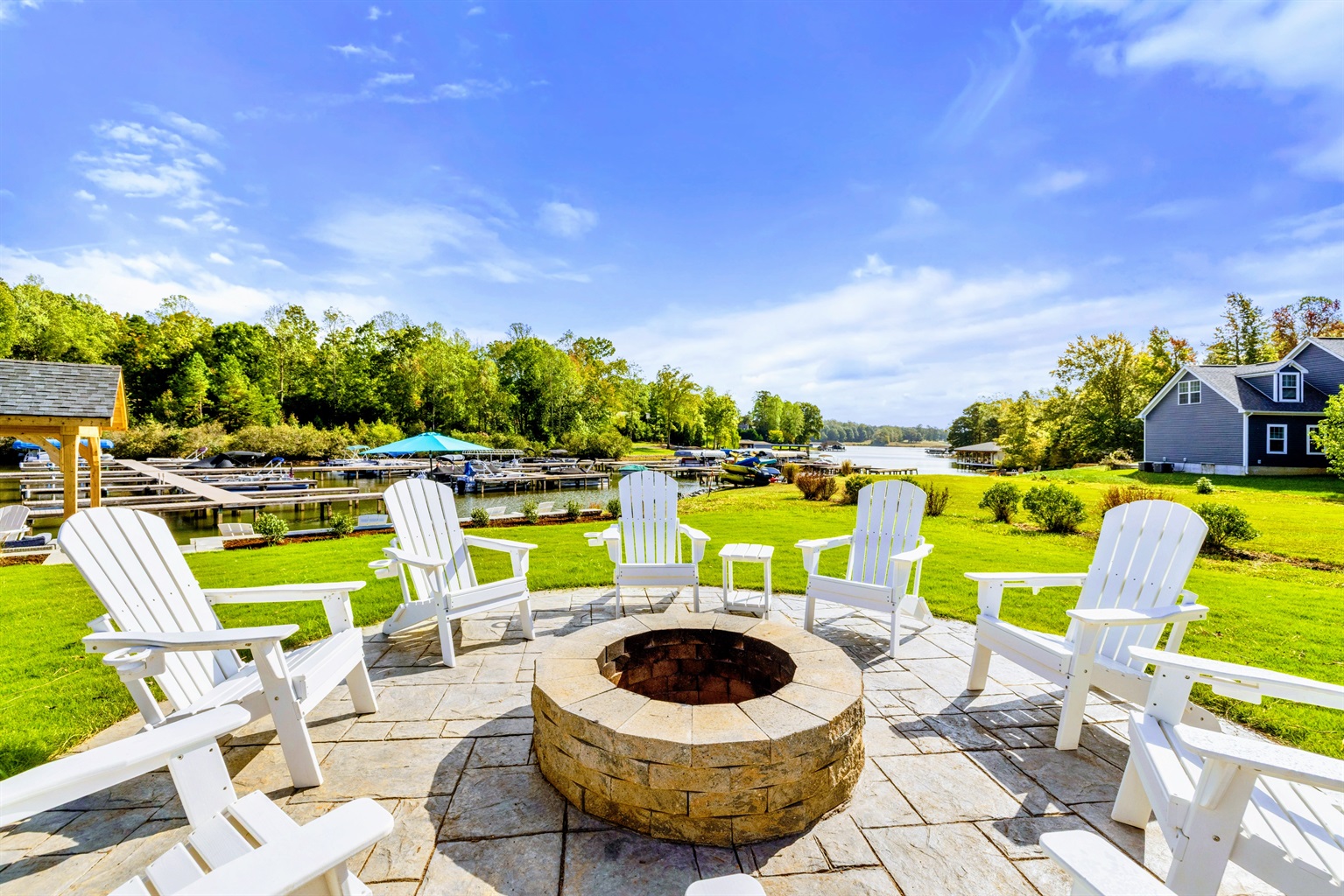 Our favorite thing to do at the end of the day, getting together with friends & family, making s'mores and a big fire and everyone shares stories of the day - it doesn't get any better than that - making memories that last a lifetime!