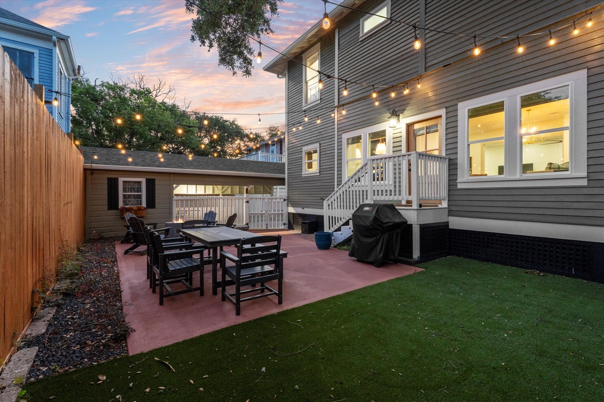 267029e06b824fcaa2c306cf6ade096a Large | Beachhouse | Texas | TX | Vacation Homes | Galveston | Crystal Beach | Kokomo | Breezy Days | Beachfront Elegance | Sunrise Serenity | Southern Sands Property Management, LLC