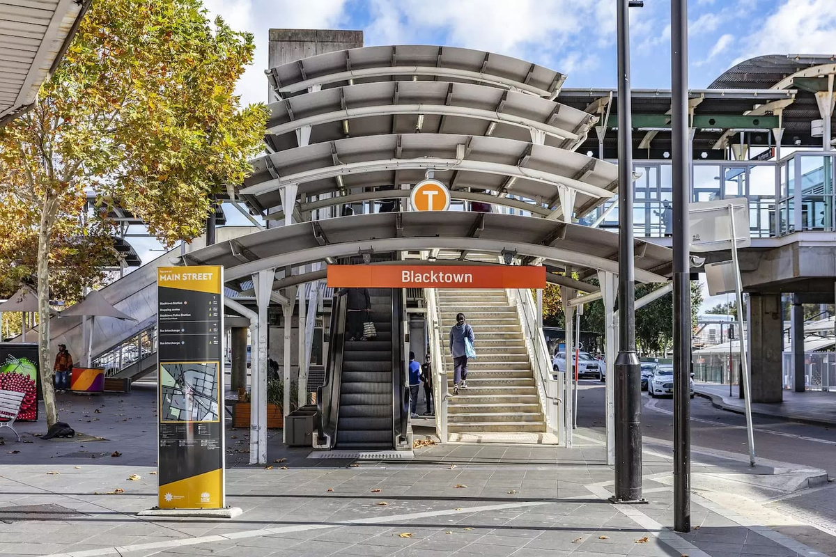 Blacktown Station, Public transport, Blacktown centre, Easy Access, Walking distance, City amenities