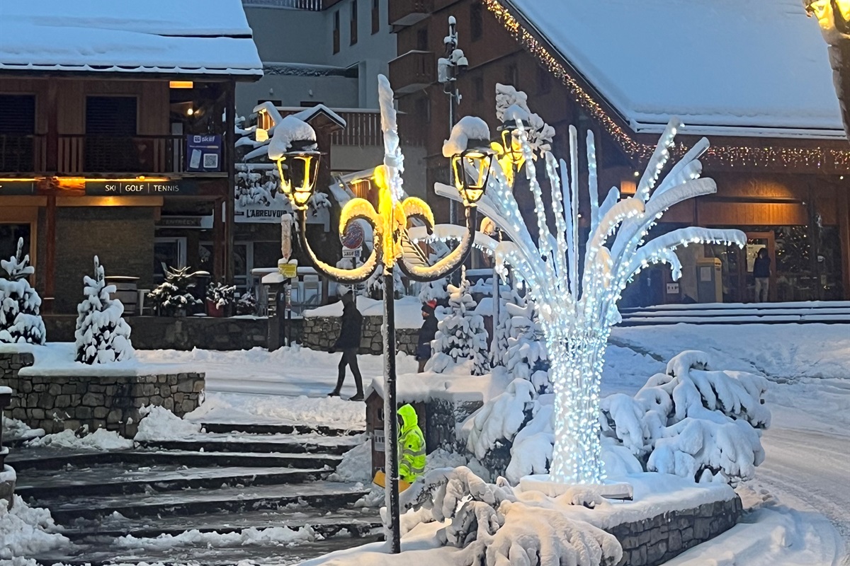 STEPS TO SUPERMARKET & PUBS