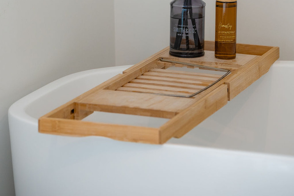 After Queenstown trails, lakefront walks or ski days, the upstairs bath gives Fernhill Mountain Escape a comfortable place to reset.