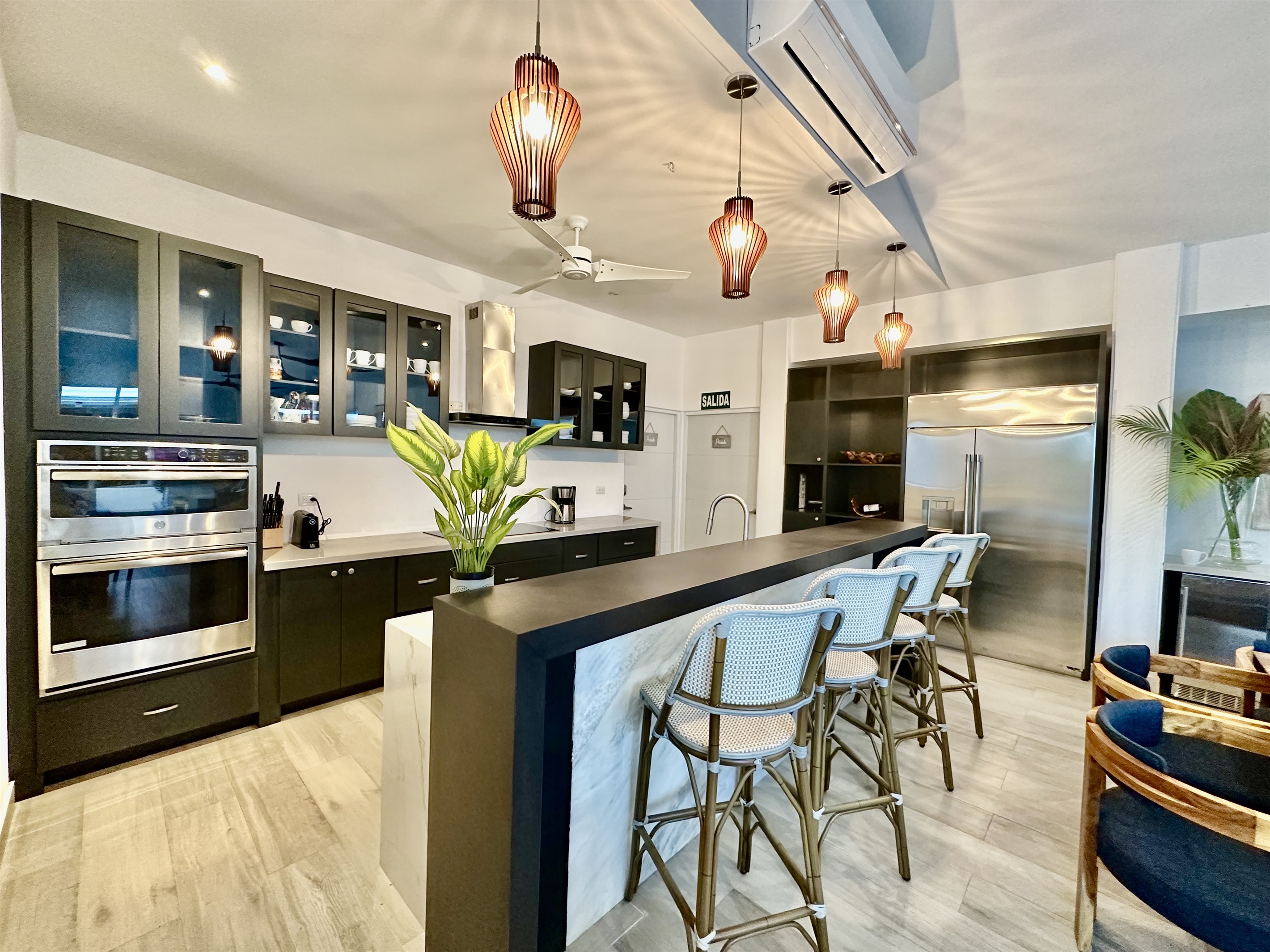 Luxury Kitch fully st