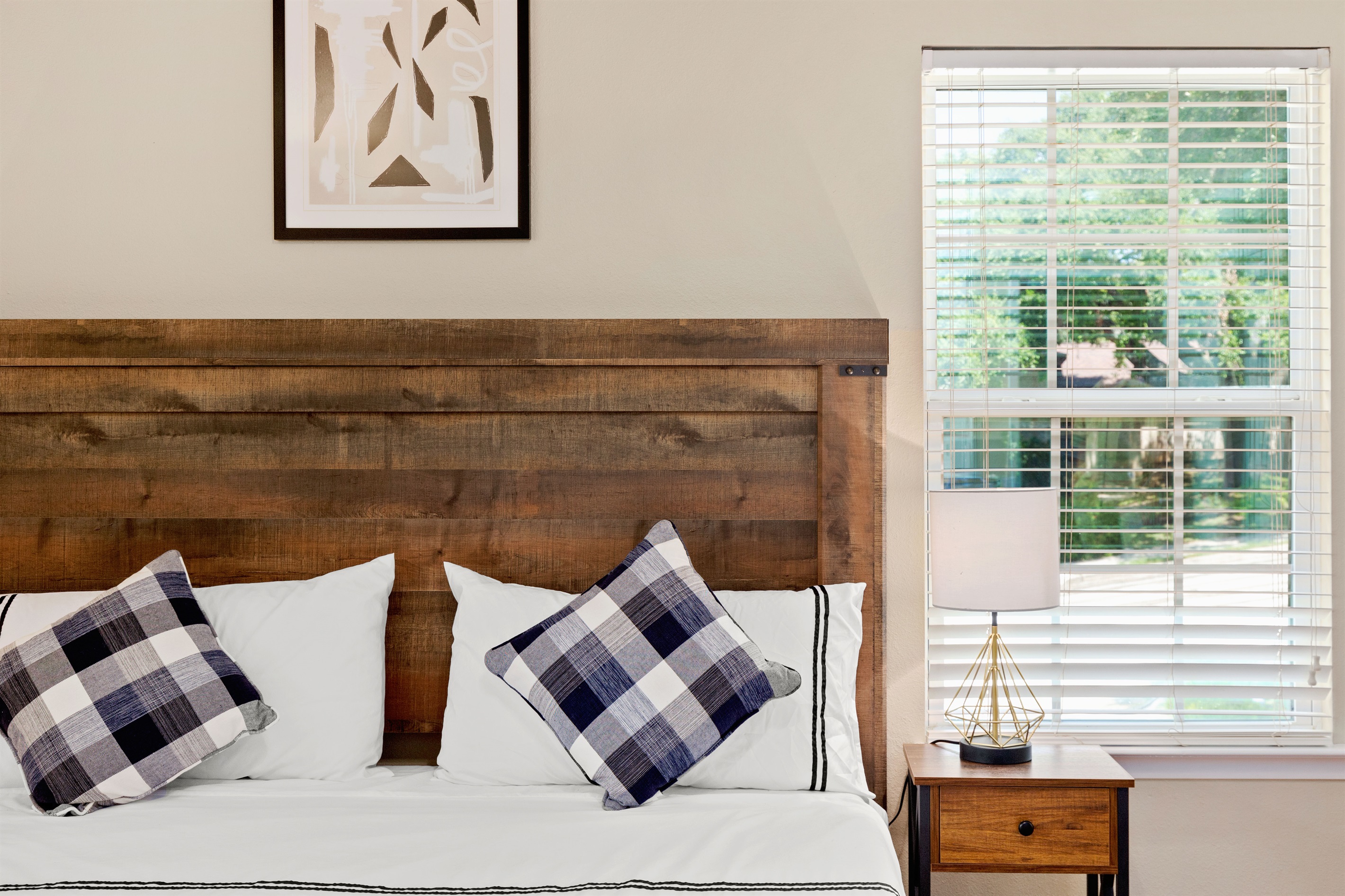 40% Monthly Discount Beautiful 4 BRs, Central, Covered Patio, Cozy Desi 2