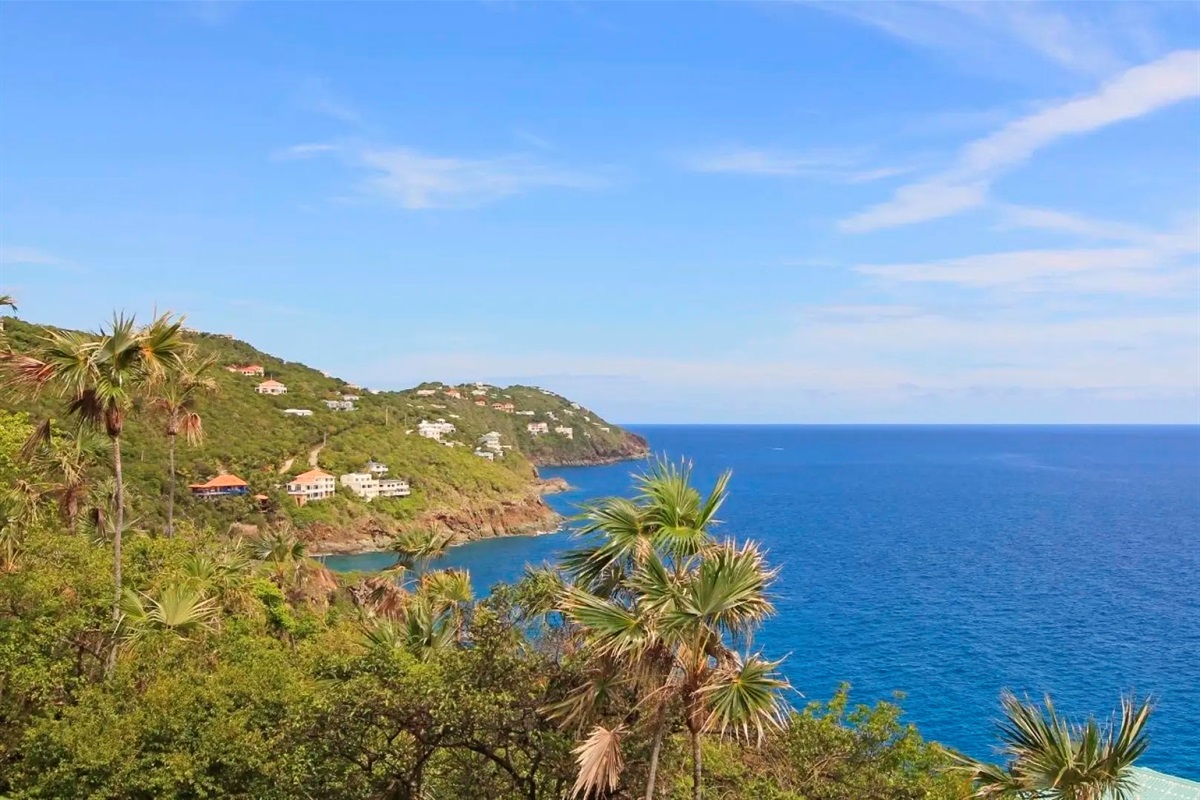 Views of Peterborg Point and Atlantic - perfect for spying Whales in the winter