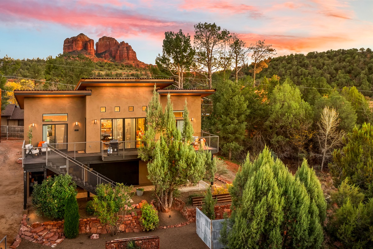 Guesthouse located beneath the main home, set against iconic Sedona red rock views and surrounded by peaceful desert landscape.