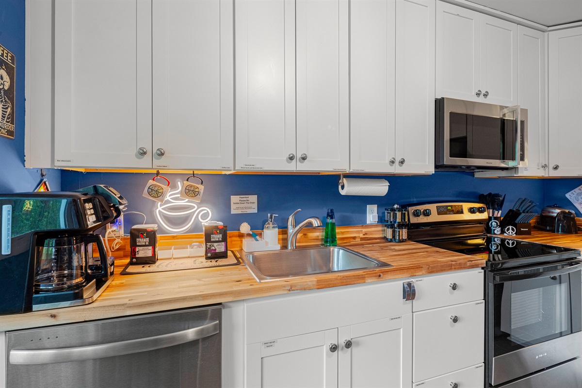 Cooking is a breeze with our fully equipped and clearly labelled kitchen!