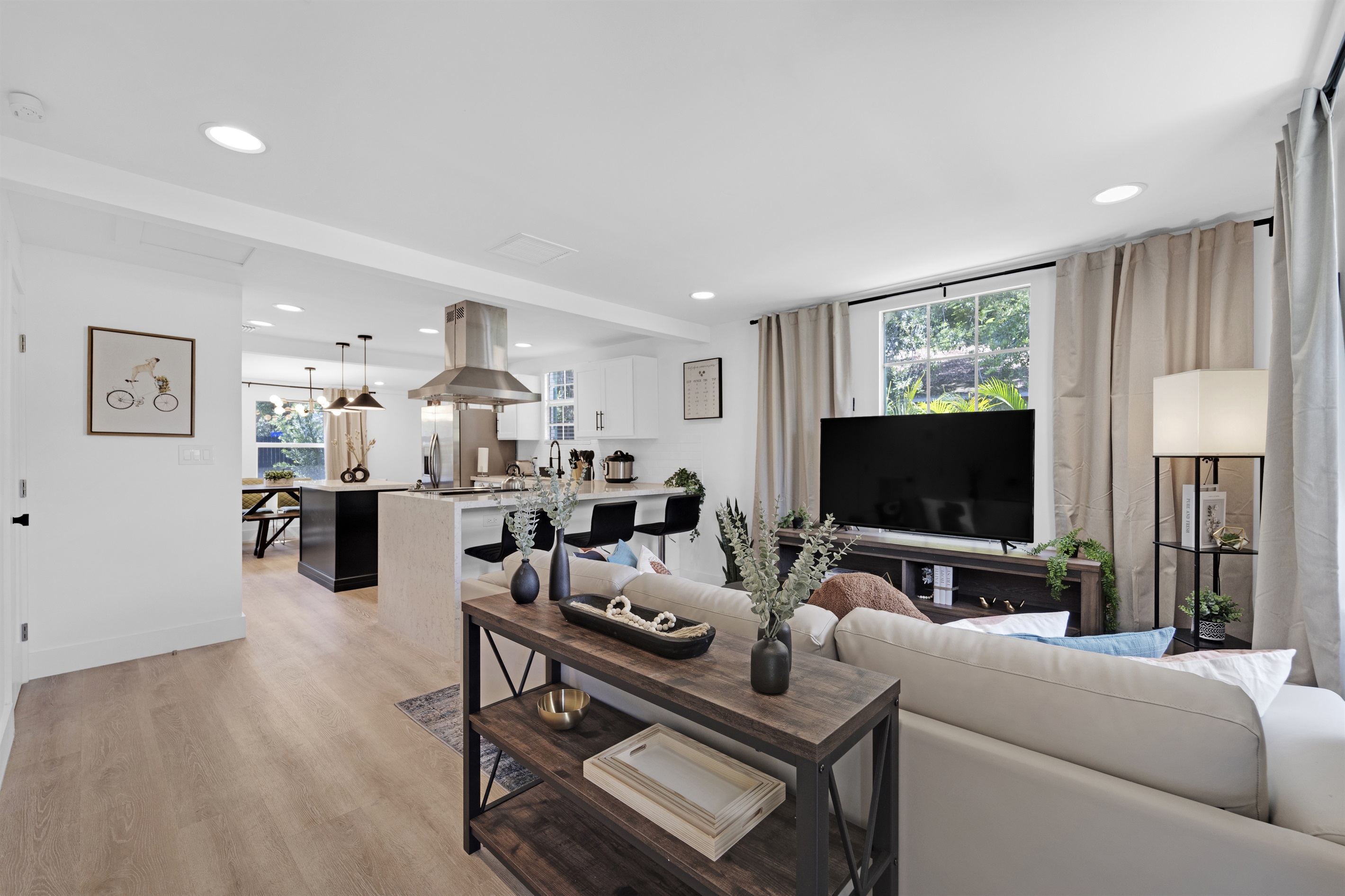 House with Fenced Yard - Palm Wave Says - 3