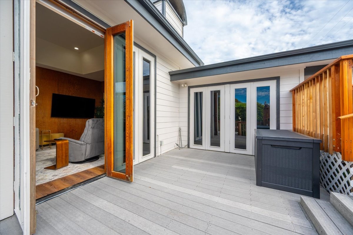 living room to viewing deck