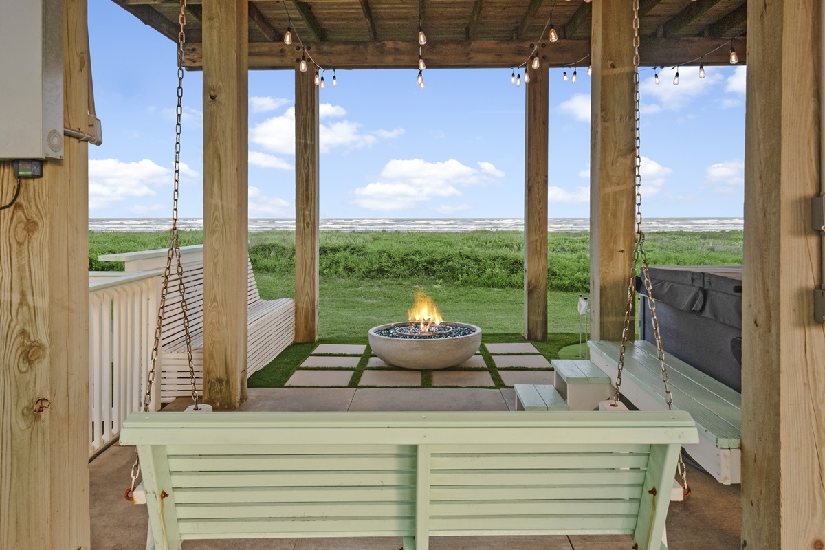 27049505f526476c91dc4531a95e14fa Large | Beachhouse | Texas | TX | Vacation Homes | Galveston | Crystal Beach | Kokomo | Breezy Days | Beachfront Elegance | Sunrise Serenity | Southern Sands Property Management, LLC