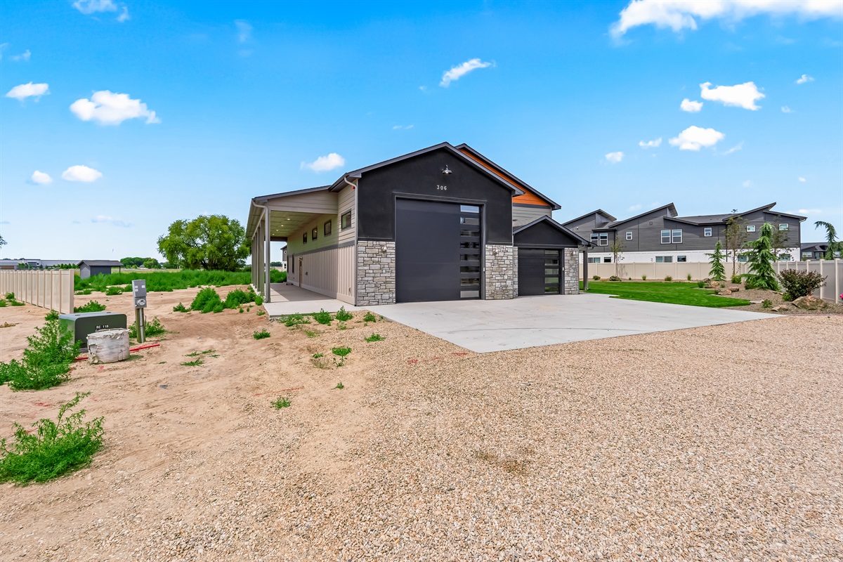 Exterior, note the gravel driveway