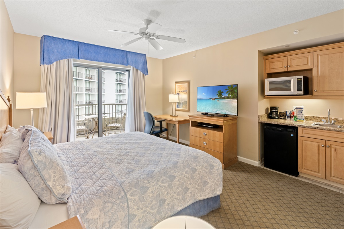 3rd Bedroom King Private Suite w/ Kitchenette