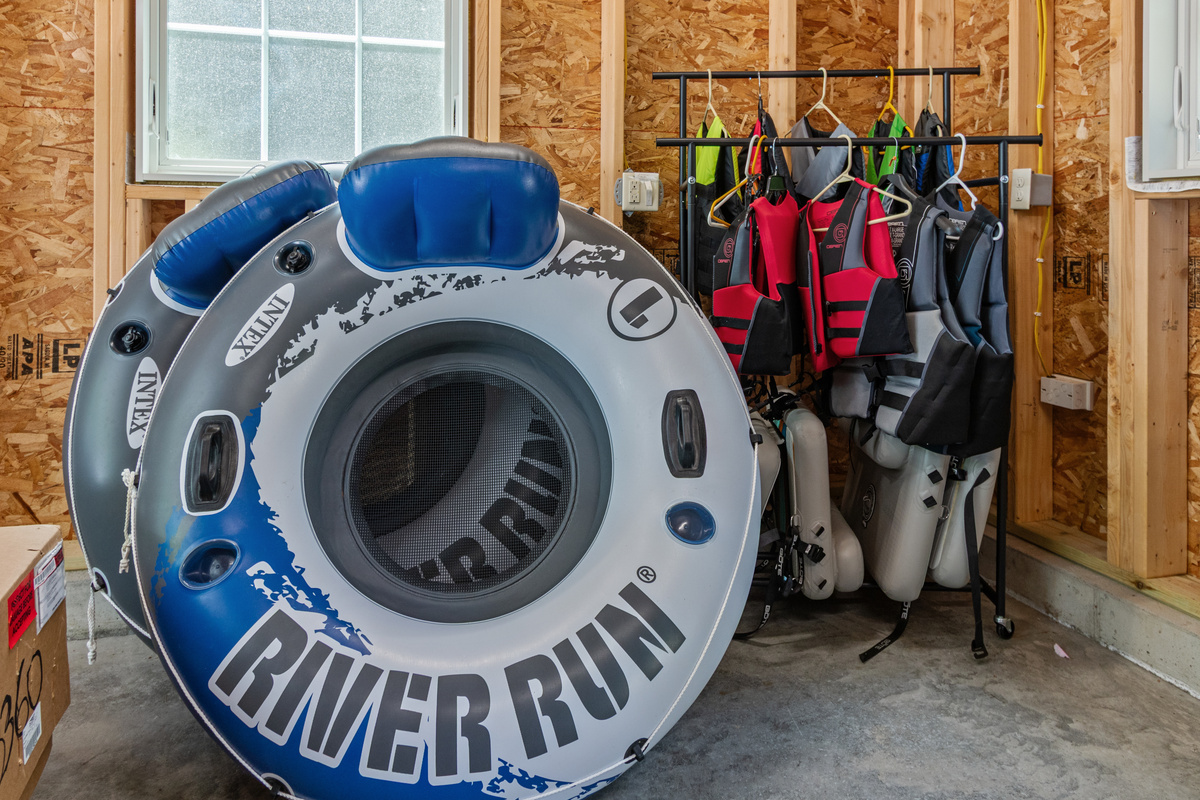 From little ones to adults, we've stocked a variety of life jackets to help everyone enjoy the lake with confidence.