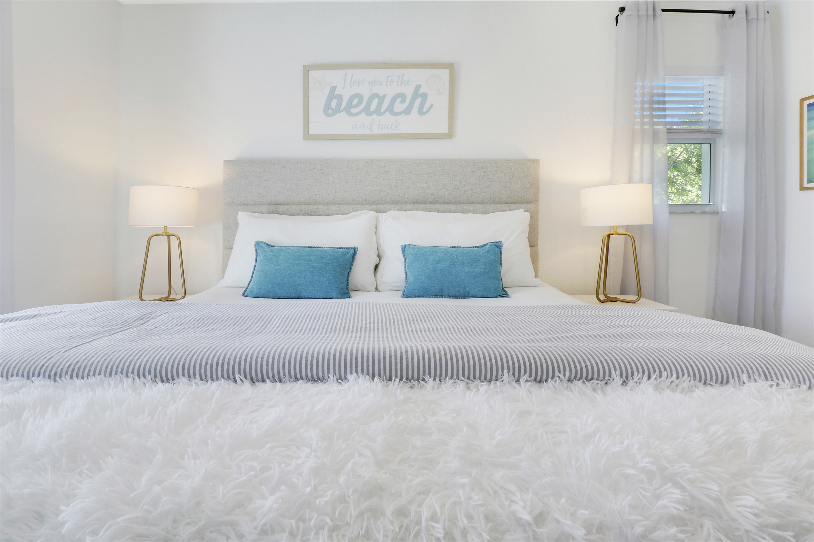 King master suite, second floor, pool view, balcony access