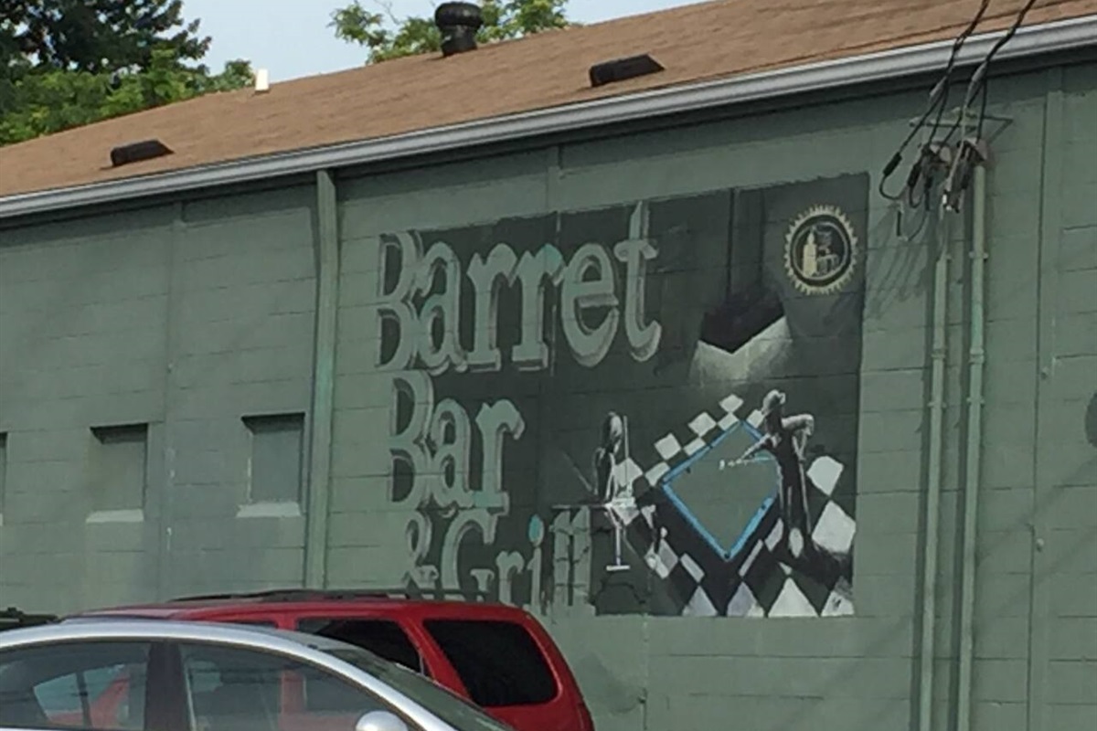 Barret Bar and Grill 