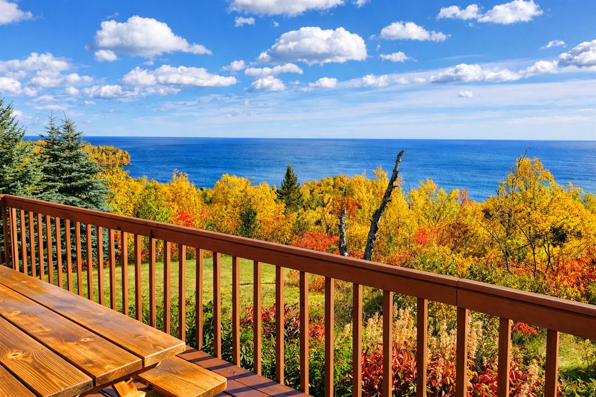Fall colors are an amazing time to visit, endless views from the deck overlooking Lake Superior’s beauty. Sip coffee, breathe it in, and unwind, just 21 minutes from Split Rock Lighthouse and 25 minutes from Gooseberry Falls State Park.