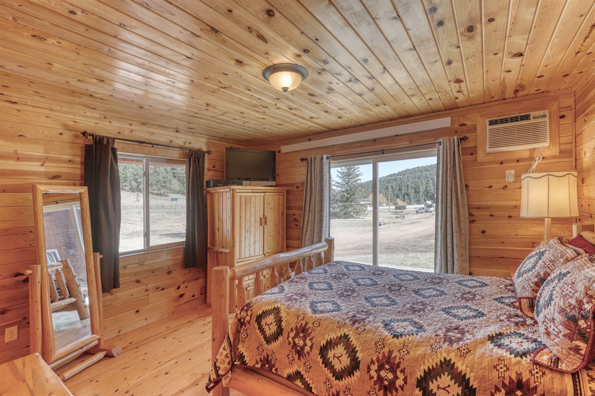 Bedroom 1 with Queen bed