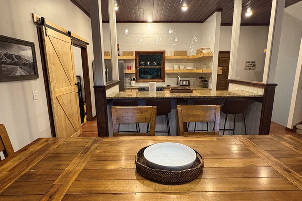 Dining Room & Kitchen seating for 10