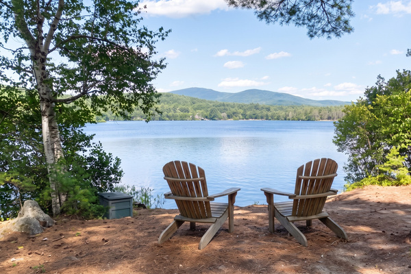 Private place to relax on Kezar Lake. 