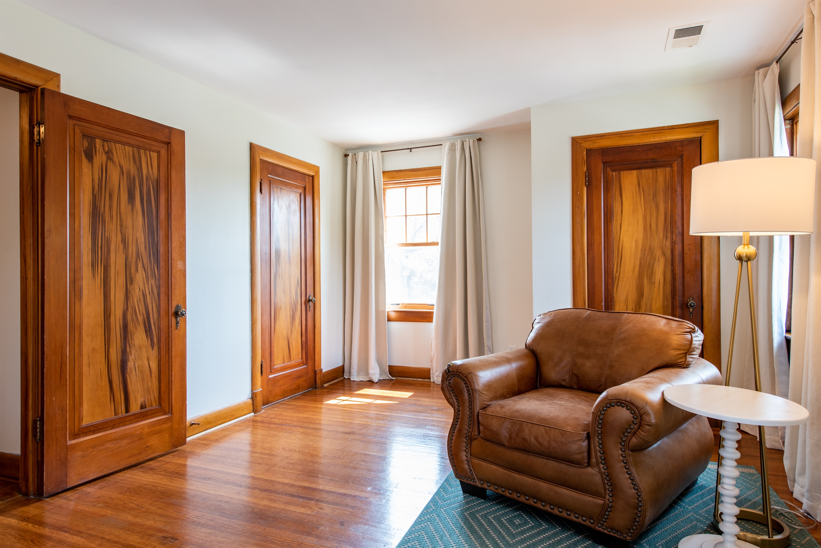 Bedroom #2 *Primary Room, 2nd Floor *Ensuite Full Bathroom *Smart TV *White Noise Machine