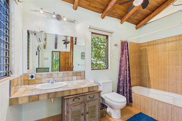 Bedroom 5 en suite bathroom with tub/shower combo