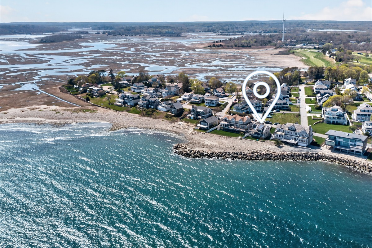 A beautiful bird’s-eye view of the house by the ocean. 🌴