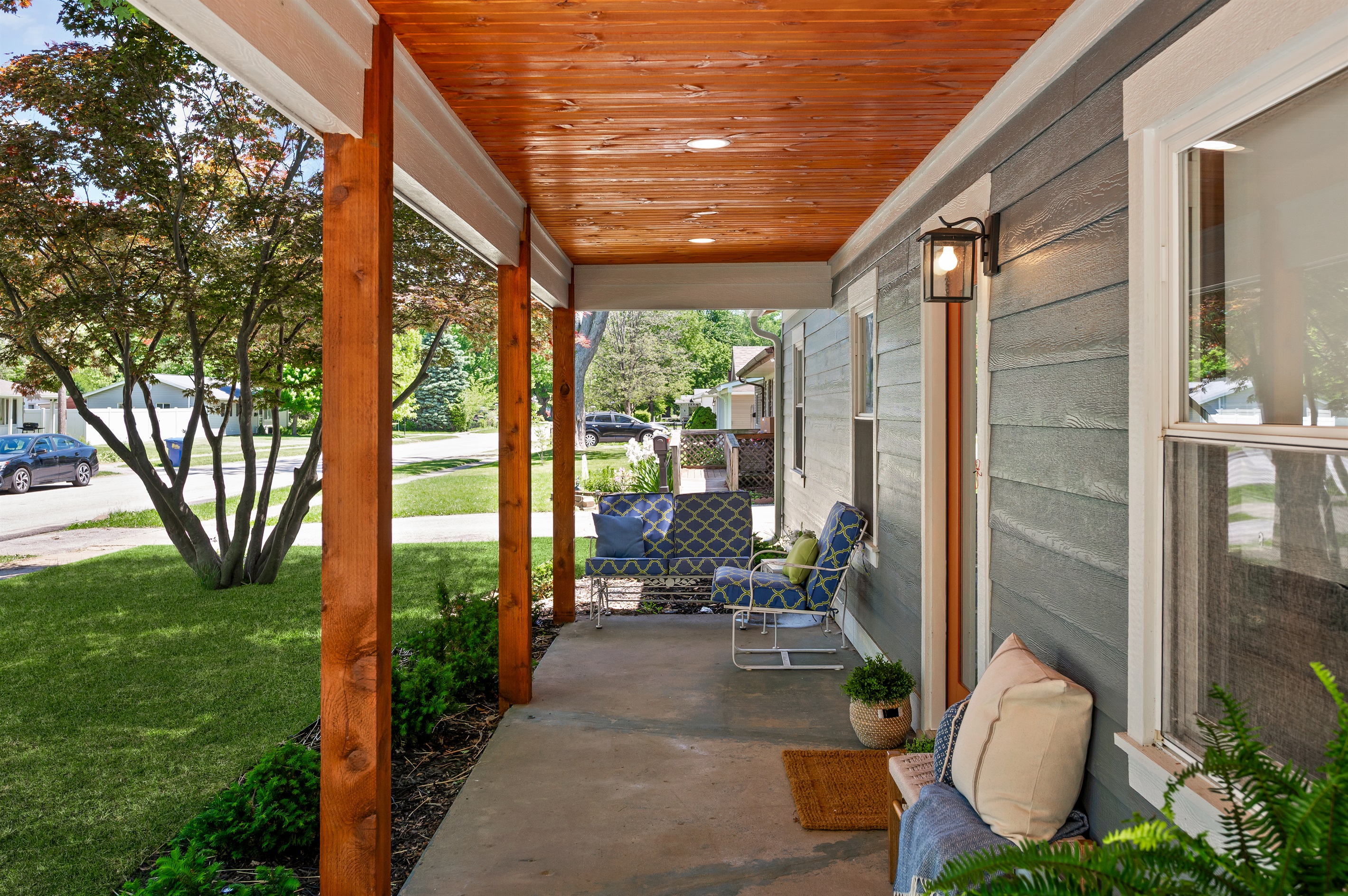 Picture yourself pulling up to our cozy Brownsburg Bungalow, your home away from home just outside Indianapolis.