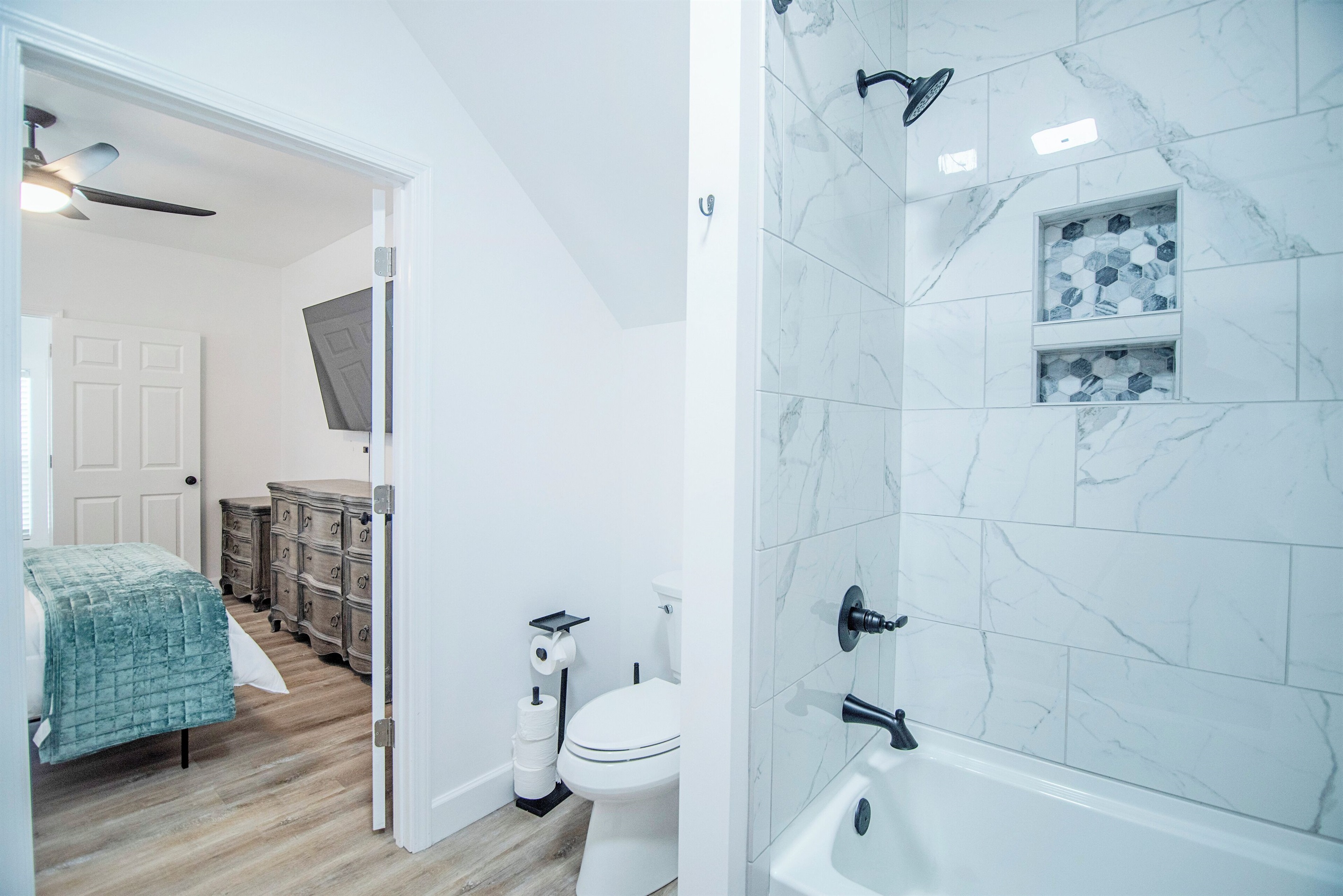 Main Floor Master Bath with Tub