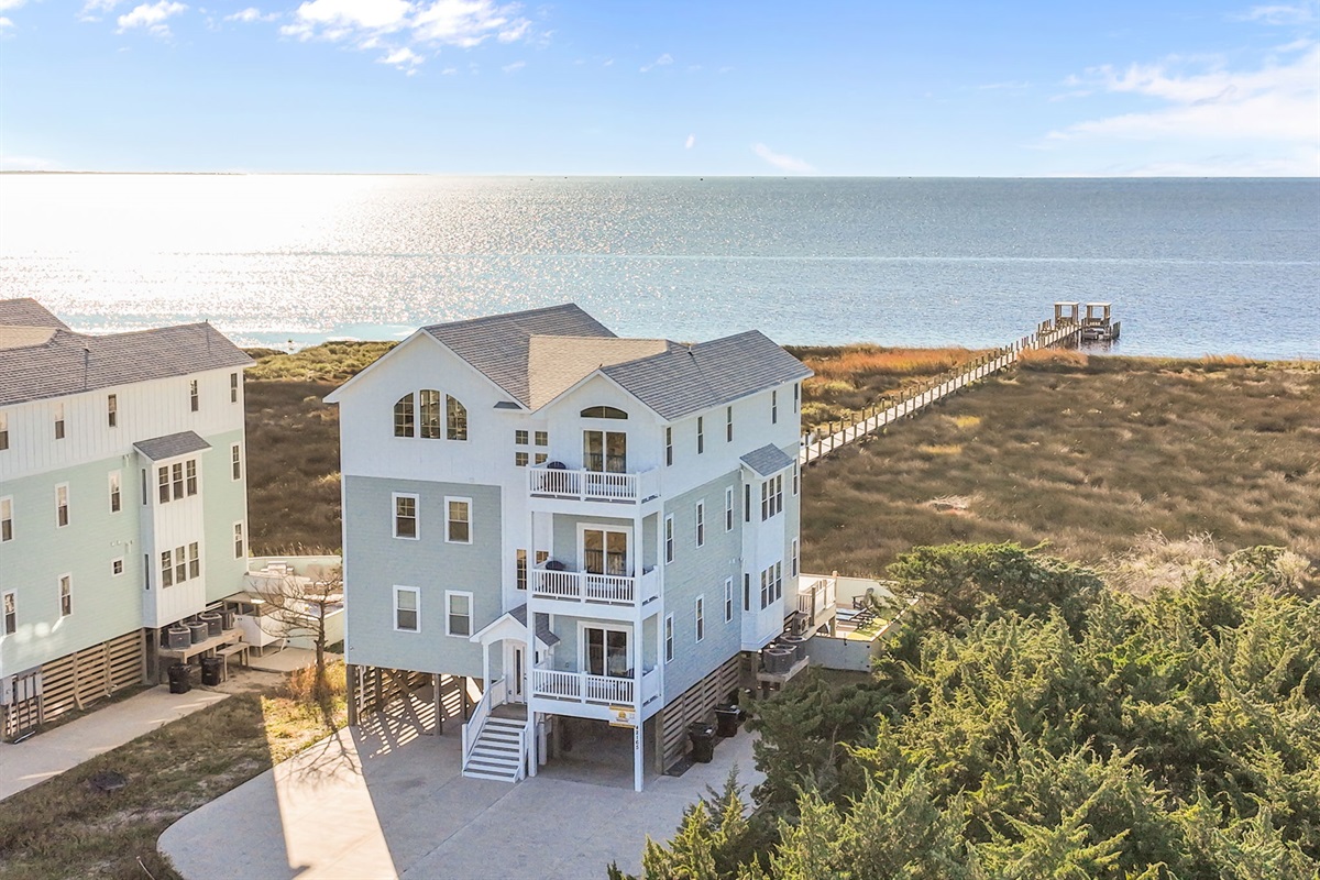 10BR Vacation Rental with view of Sound