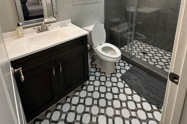 ensuite bath to second main level room