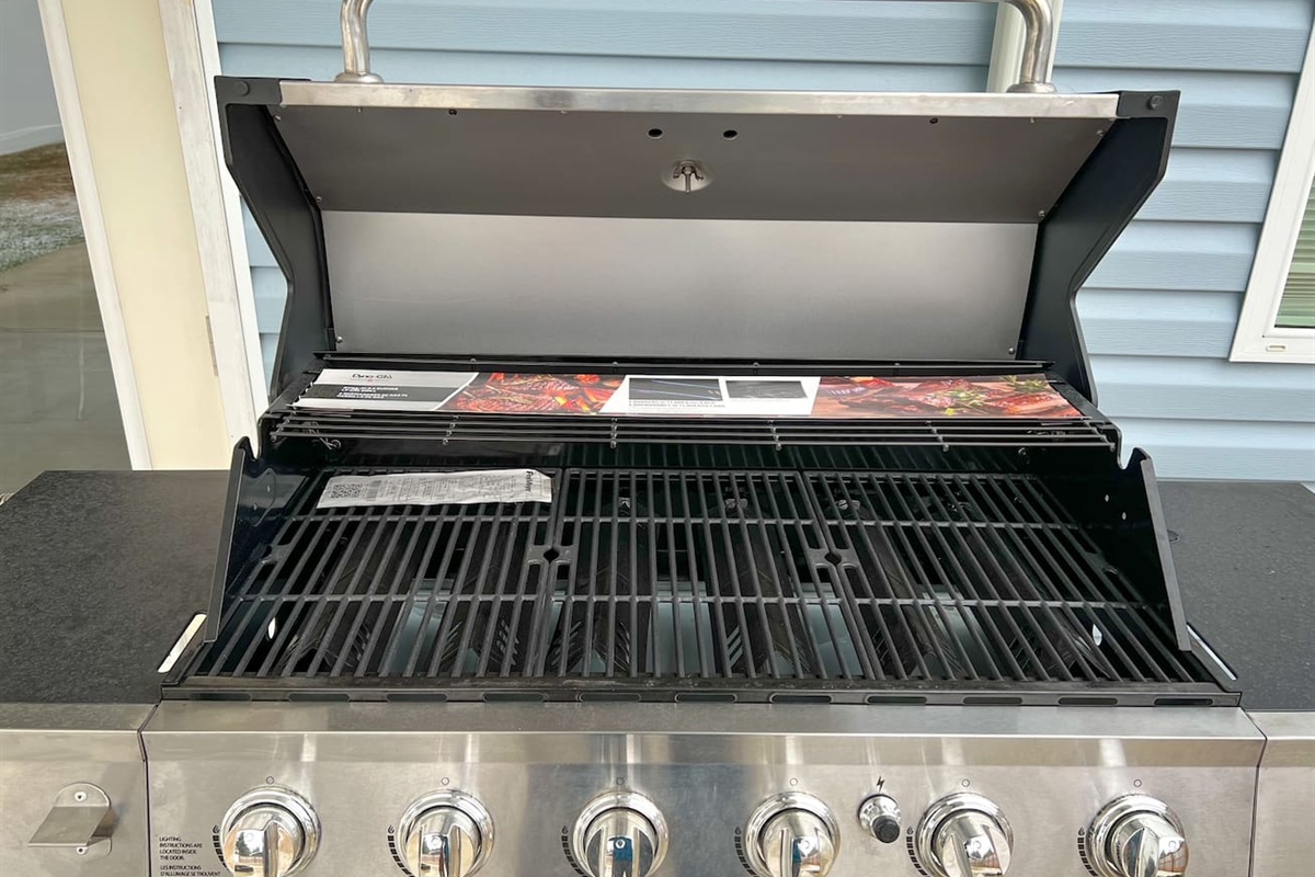 6 Burner BBQ for those that love to grill. 