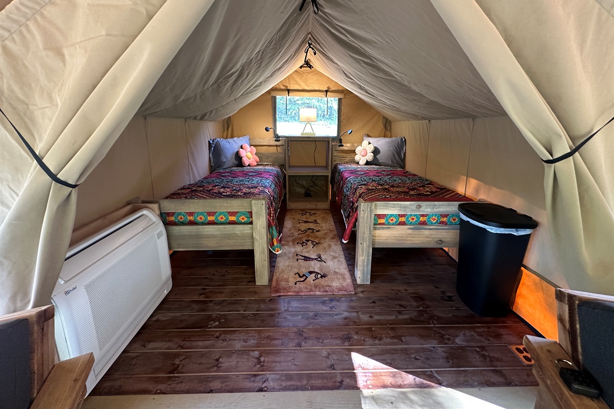 Leo has everything you need to enjoy the great outdoors in comfort.