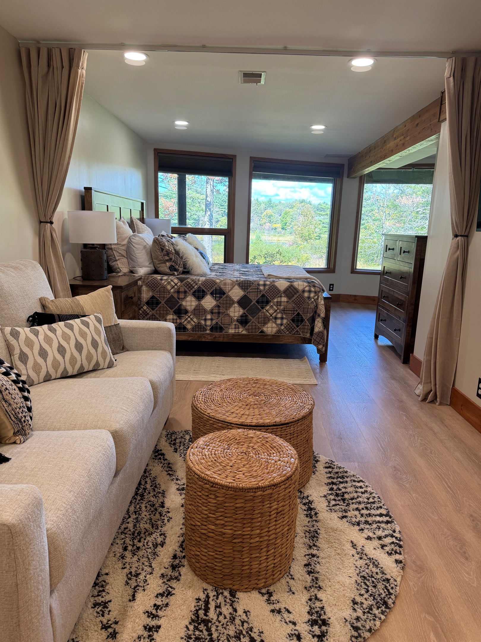 Lower level King with lounge area