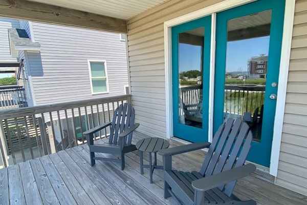 2nd Floor deck with sound views. AMAZING sunsets! Access from 2nd floor king bedroom.