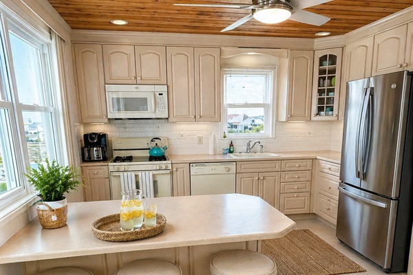 Spacious, fully equipped kitchen