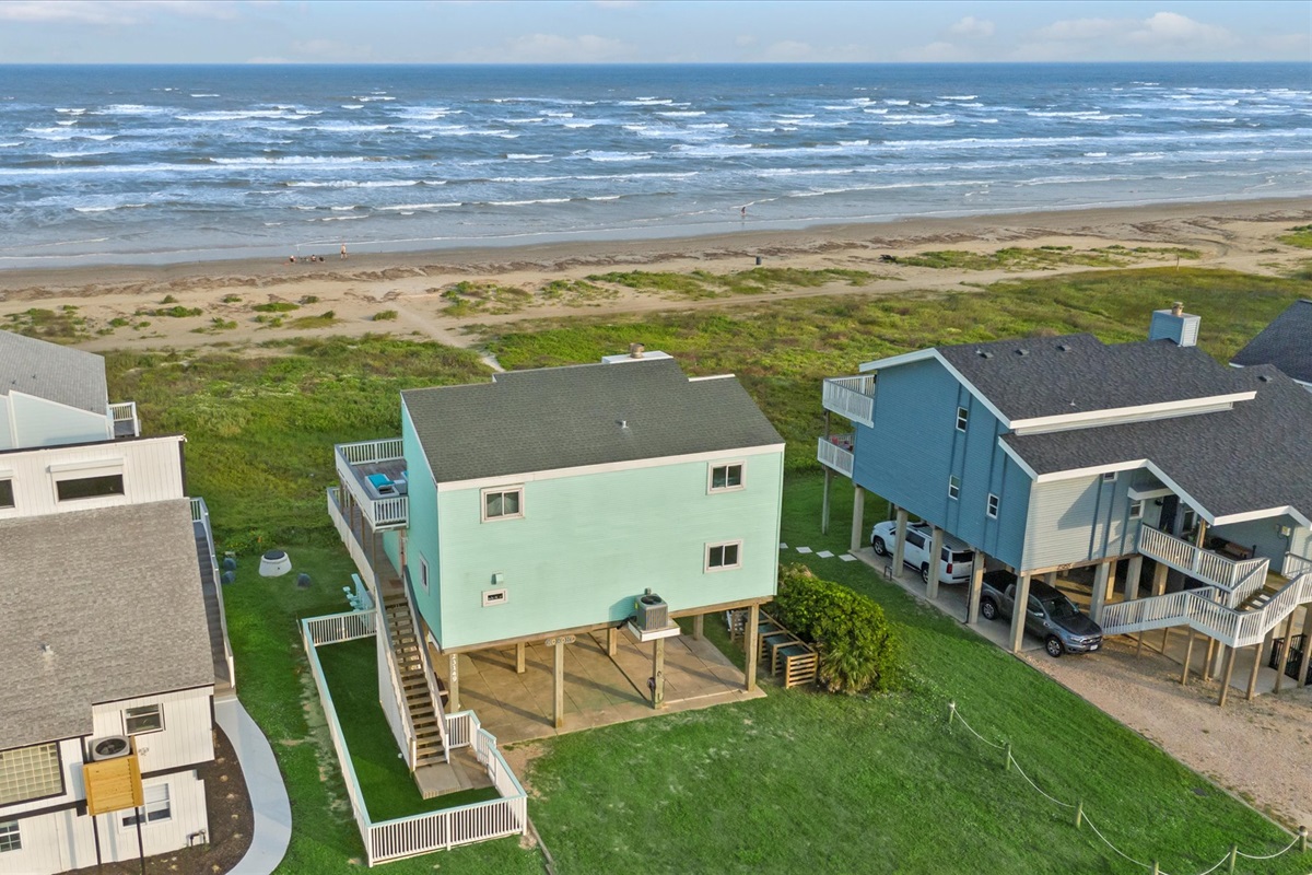 275d7f779d6b47be9c3634df4fcea14f Large | Beachhouse | Texas | TX | Vacation Homes | Galveston | Crystal Beach | Kokomo | Breezy Days | Beachfront Elegance | Sunrise Serenity | Southern Sands Property Management, LLC