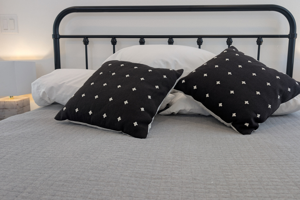 primary bedroom with queen bed