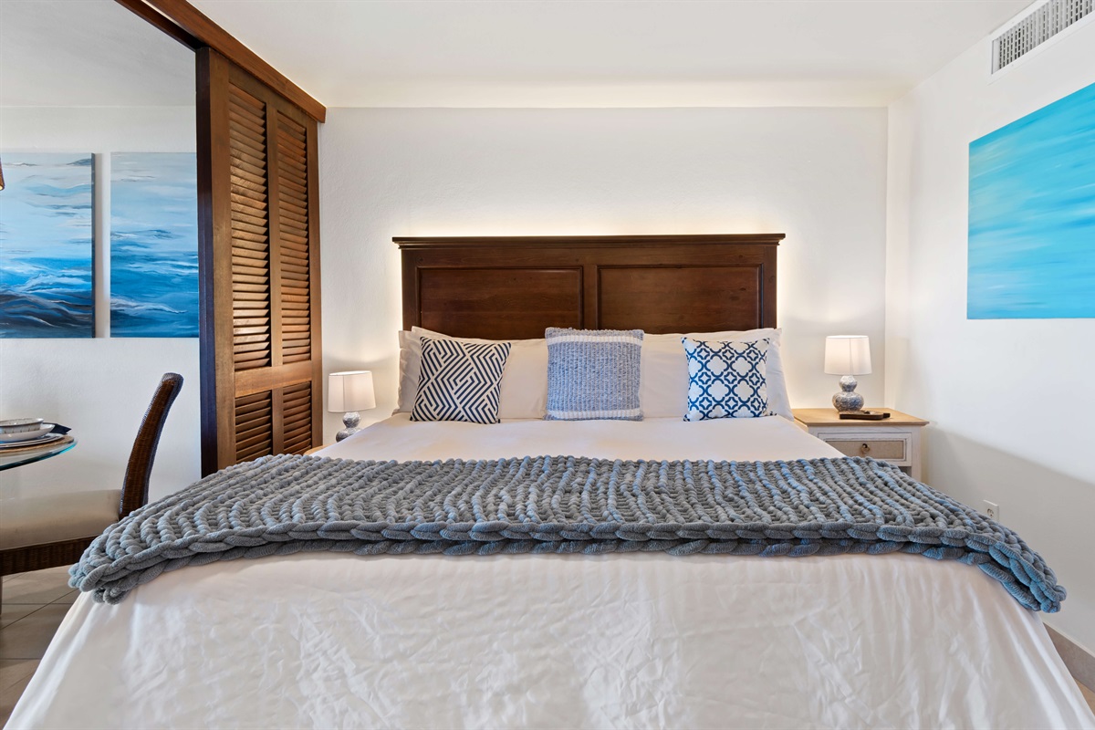 King size bed and a fan right above to keep you cool throughout the night