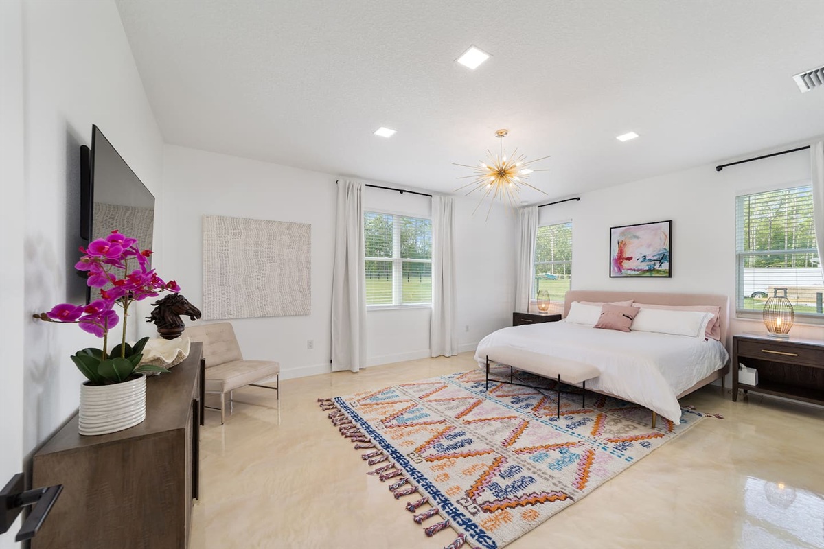 Primary Suite - King Bed