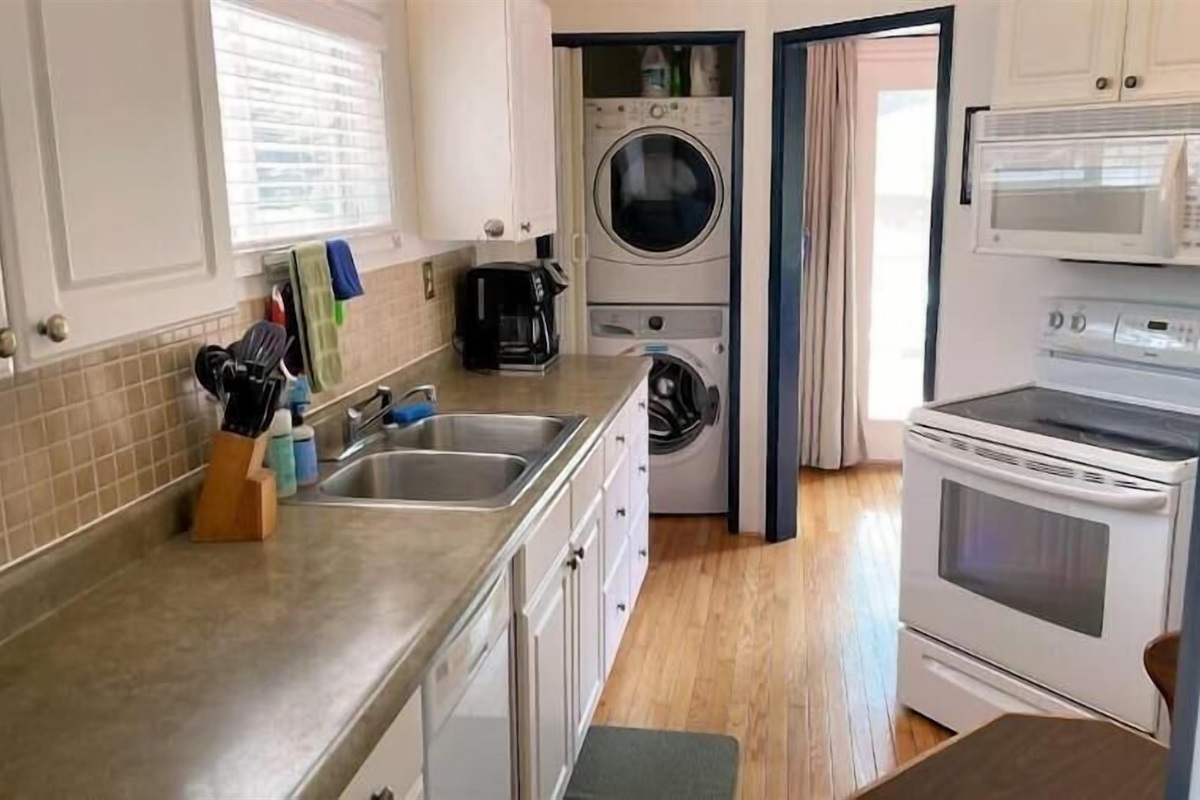 full size washer & Dryer in the kitchen