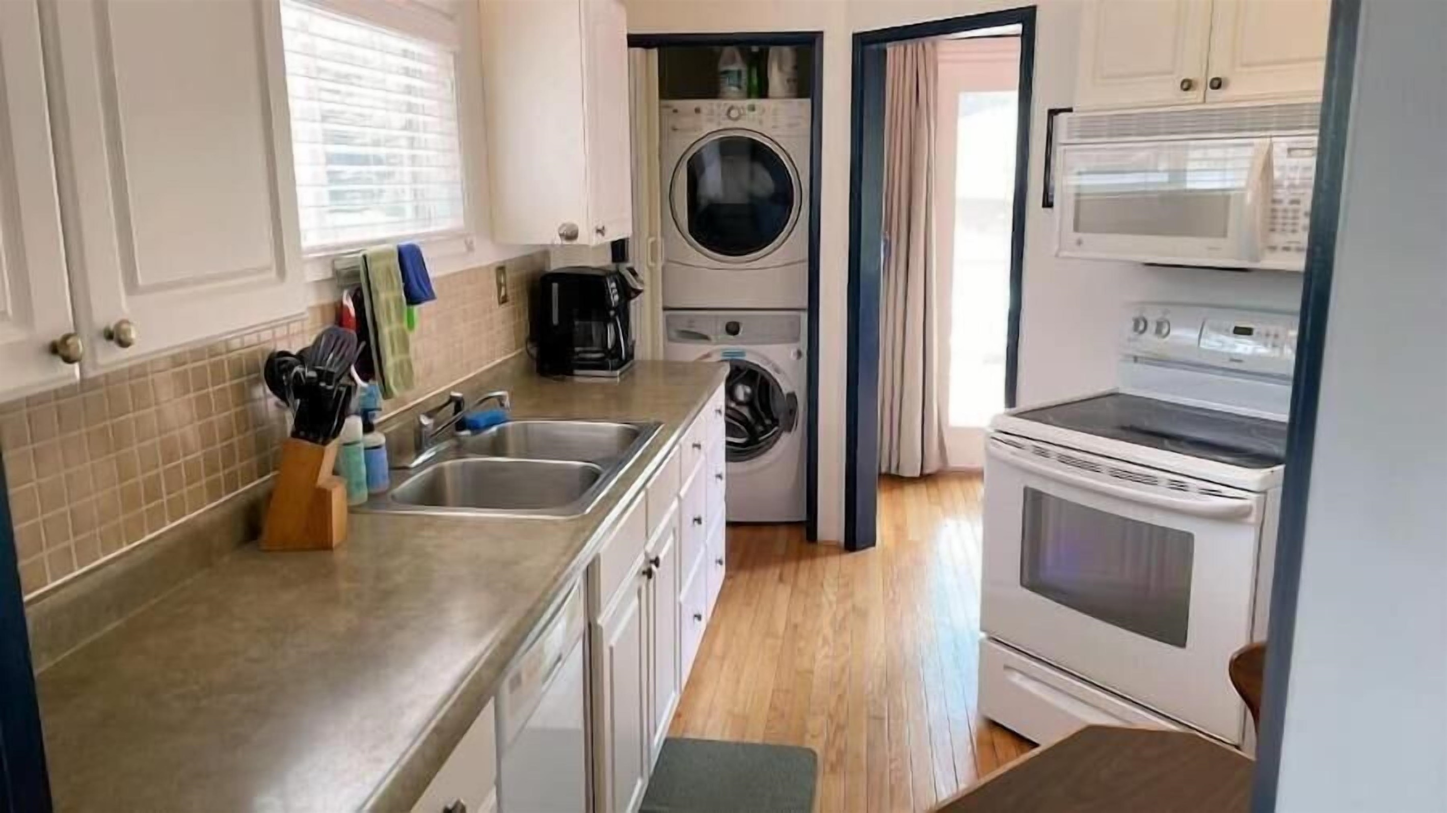 full size washer & Dryer in the kitchen