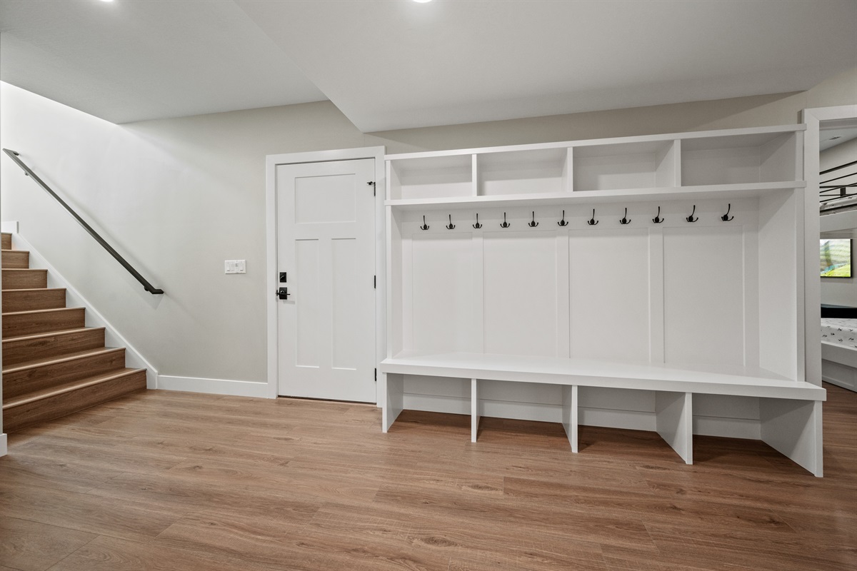 Spacious entryway with ample room to store your hats, boots, and coats as you step inside.