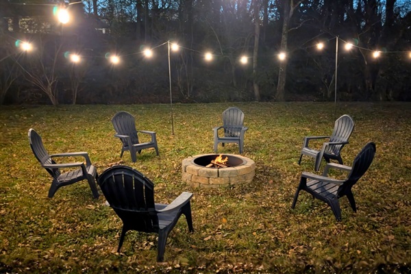 Evenings under the twinkle lights — your backyard oasis in Nashville.