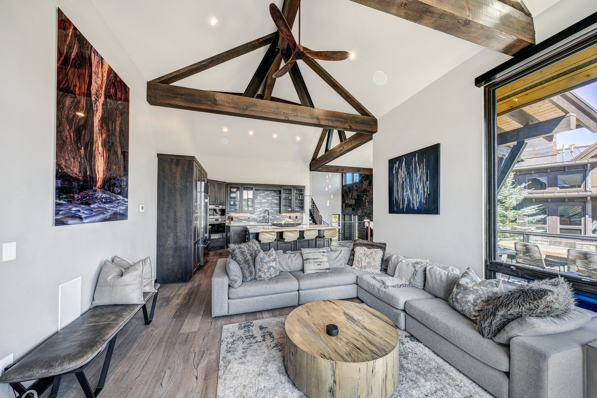 Living room open floor plan to kitchen