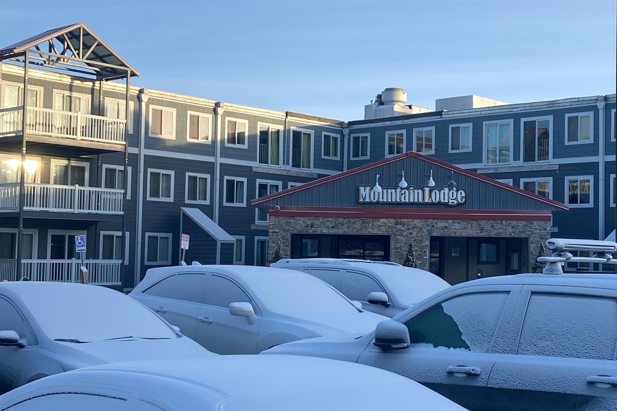 Mountain Lodge has its own large parking lot included with your stay.