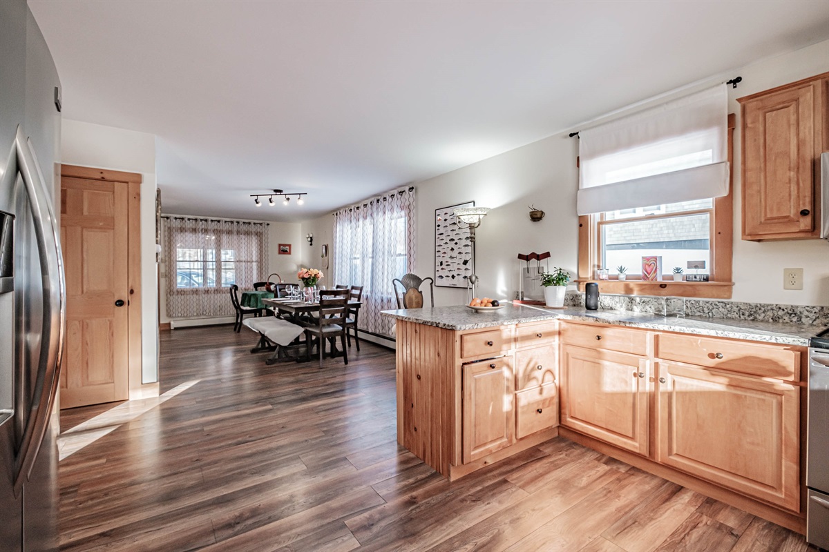A welcoming kitchen designed for both everyday meals and special gatherings