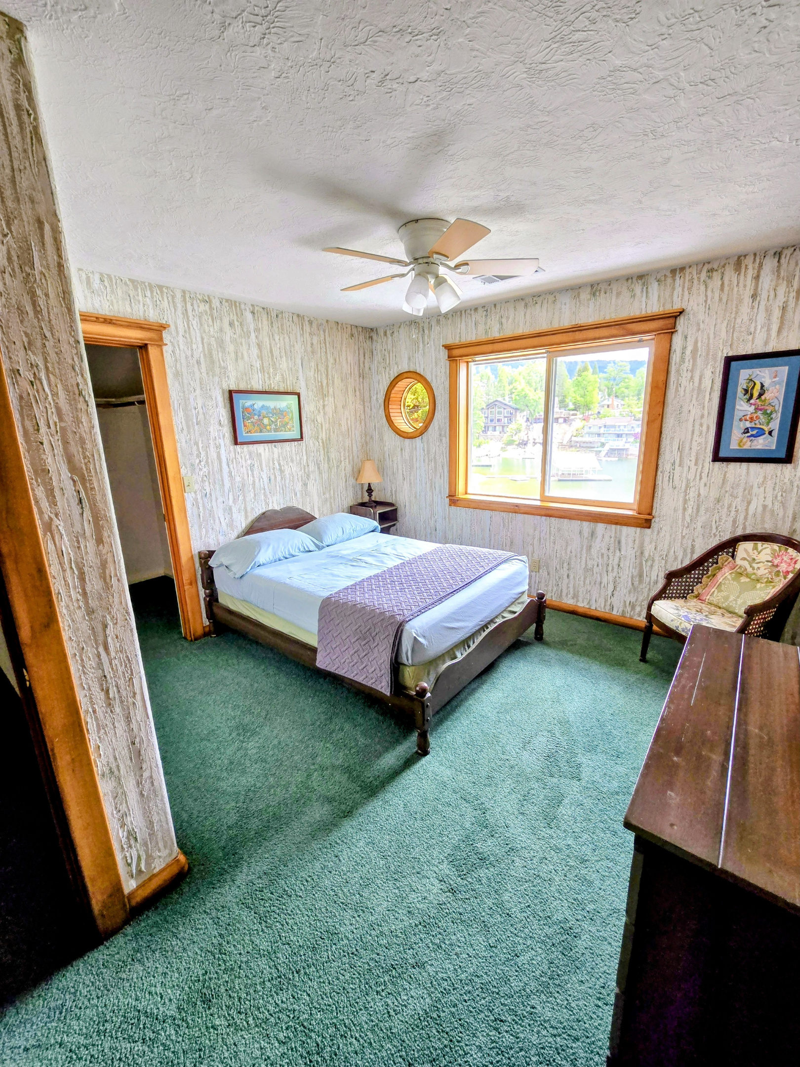3rd bedroom on the second floor with Queen bed