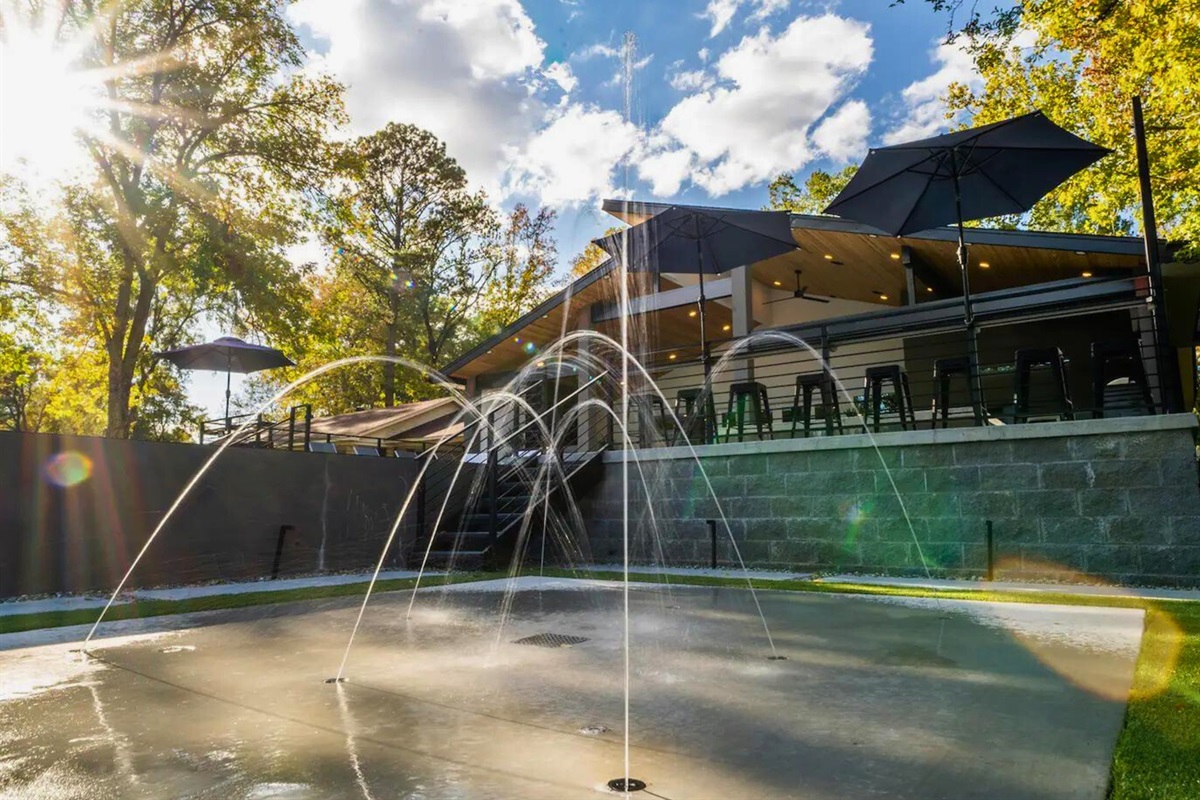 [Splash Pad] The Splash Pad is Fun for the Kids and Gives a Paradise Feel for the Parents.