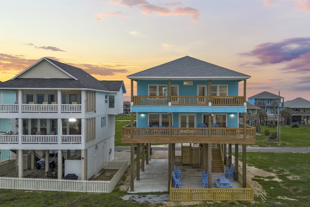 27c281e599a14316b9eb6b51d1eecf31 Large | Beachhouse | Texas | TX | Vacation Homes | Galveston | Crystal Beach | Kokomo | Breezy Days | Beachfront Elegance | Sunrise Serenity | Southern Sands Property Management, LLC