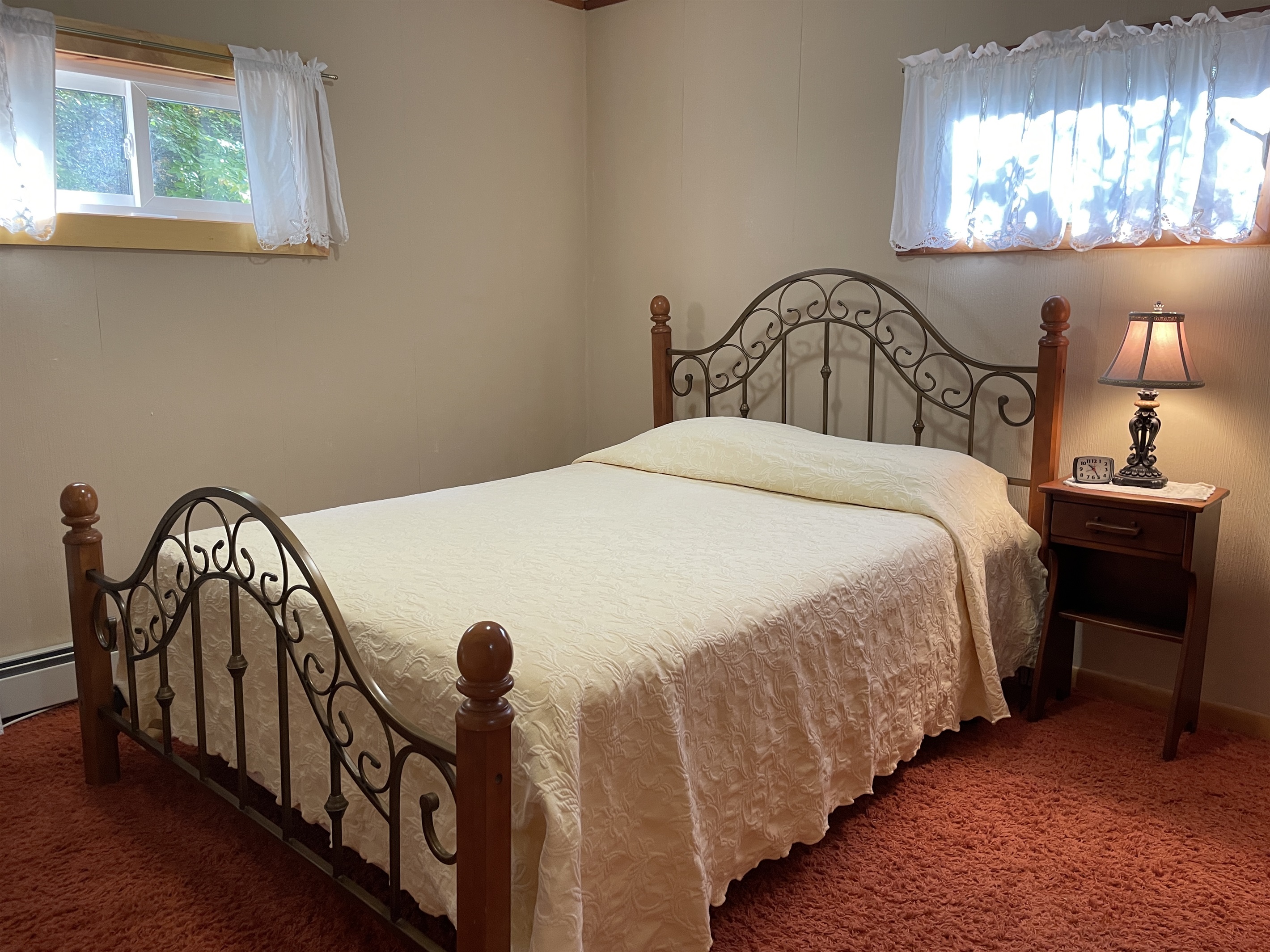 Queen bedroom #2