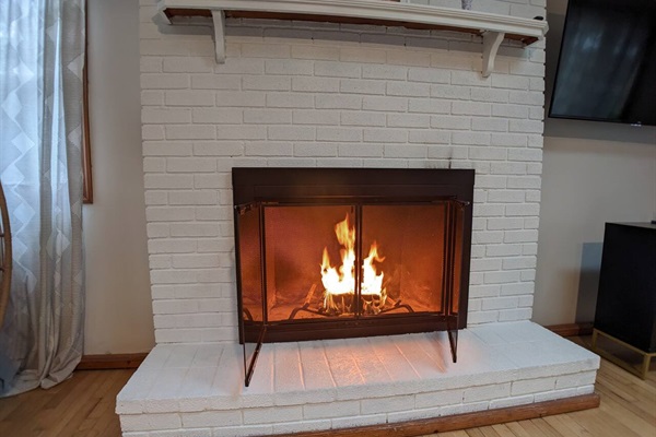 Warm yourself up by the fire. Two duraflame logs provided per stay.